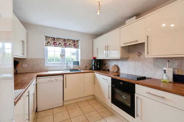 Holly House, 20B, Stanway photo 4
