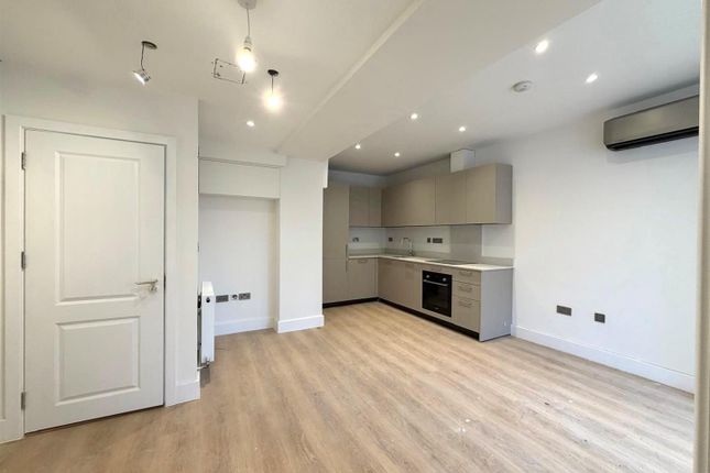 Ground & First Floor, The Avenue, London photo 2