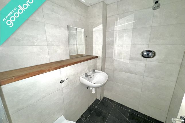 Flat to rent in New Wakefield Street, Manchester