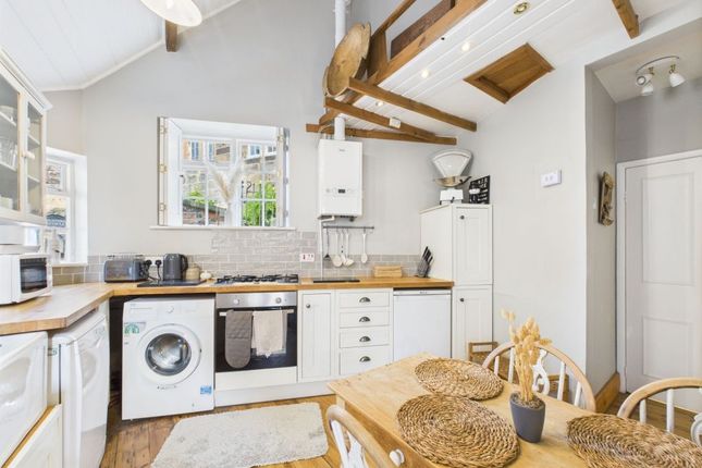 Bakehouse Cottage, 10 Sunny Place, Whitby photo 4