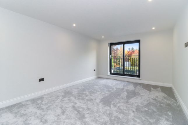 Flat for sale in Mill Lane, Gerrards Cross