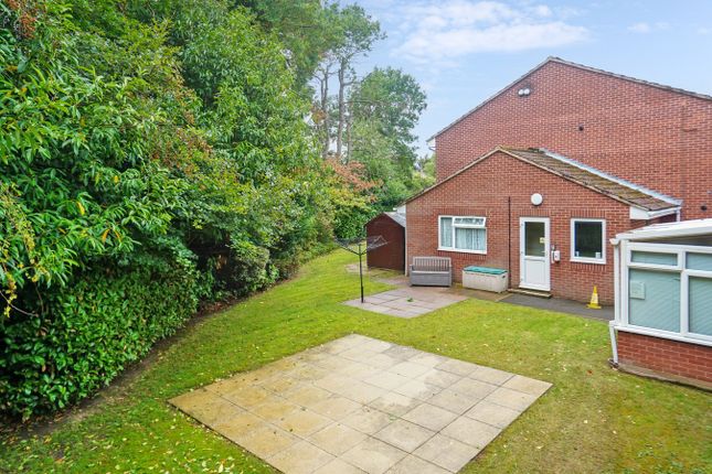 Guardian Court, Langtons Meadow, Farnham Common photo 3
