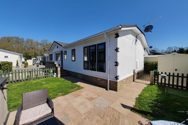 2-bed caravan on 13, Victoria Gardens, Barkham Ride, Finchampstead, £300,000