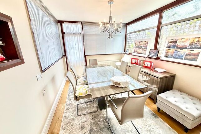 53, Lynton Avenue, London photo 3