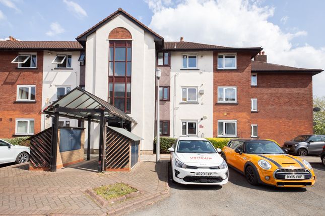 Flat for sale in Reeves Court, Manchester