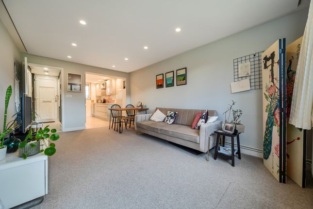 1-bed flat on 84, Woodland Grove, Greenwich, £300,000