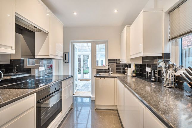 22, Blacklands Road, London photo 3
