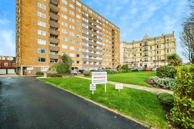 Thumbnail Flat for sale in Coombe Lea, Grand Avenue, Hove