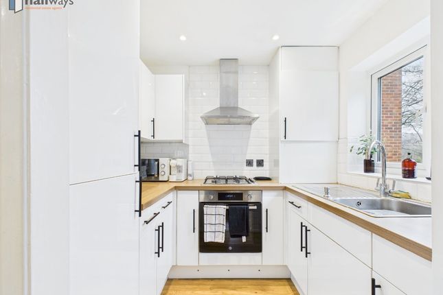 7 Whitegates, Whyteleafe photo 4