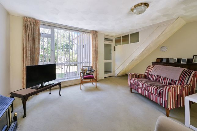 12, Woodland Court, Oxted photo 4