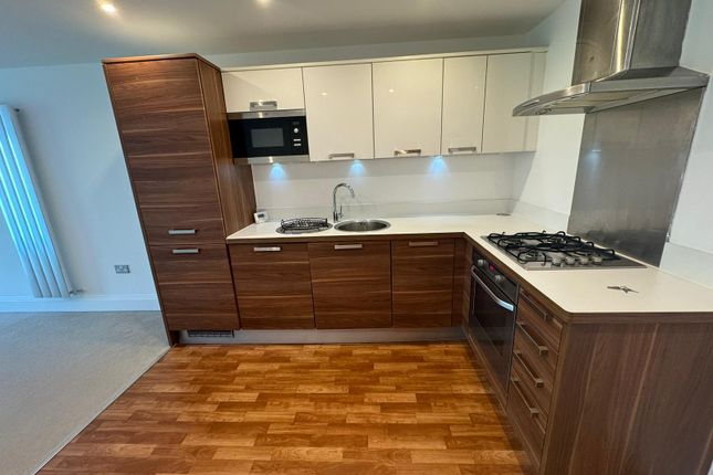 Flat to rent in Hawksworth House, Bromley