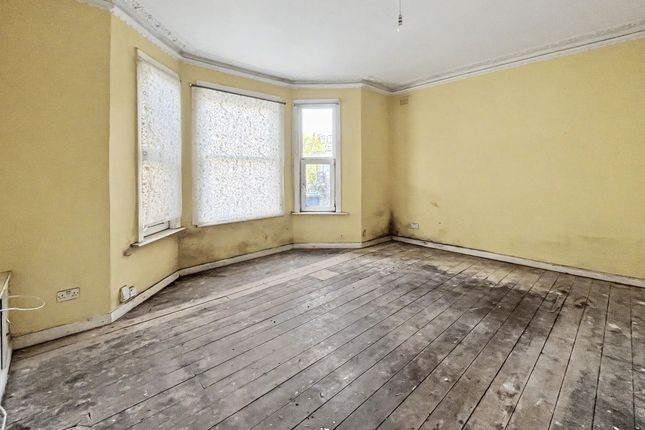 1B Arnold Road, London photo 5