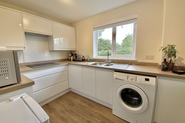15, Fegans Court, Milton Keynes photo 2