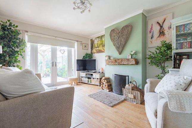 12 Manor Park Road, Lowestoft photo 3