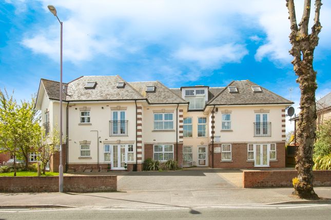 Flat for sale in Charminster Avenue, Charminster, Bournemouth, Dorset