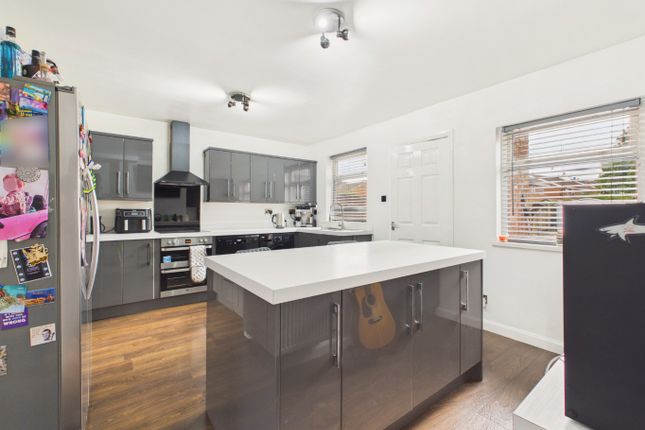 33 Tickton Grove, Hull, East Riding of Yorkshire photo 3