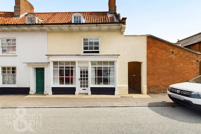 Thumbnail Cottage for sale in Bond Street, Hingham, Norwich
