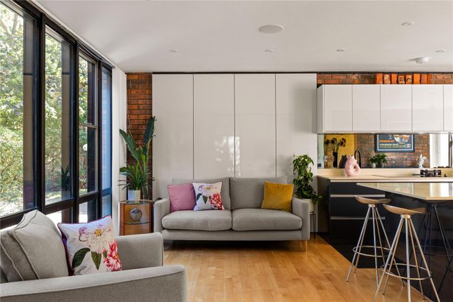 8, Lakeside Drive, Esher photo 3