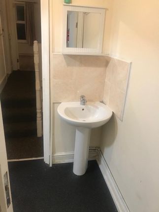 Thumbnail Room to rent in Aylmer Road, London