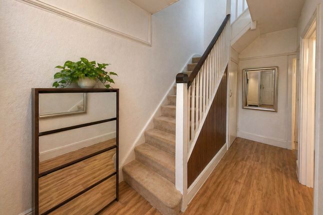20 Allan Way, Allan Way, London photo 2