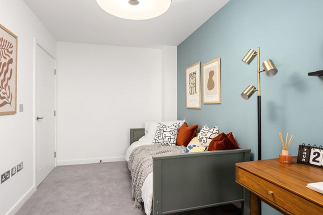 Flat for sale in Track Street, London