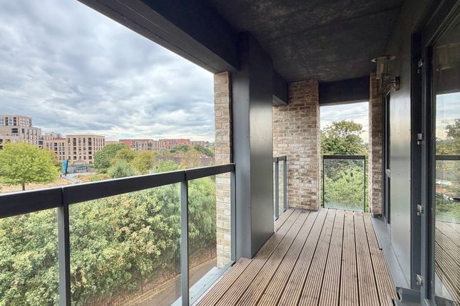 Flat 7, Chronicle Avenue, London photo 2