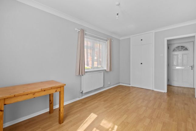 26, Loxley Road, Berkhamsted photo 4