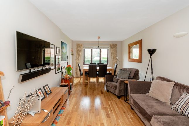 Flat for sale in Beaulieu Place, Chiswick Park, London