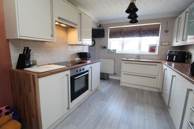 Detached house to rent in Monarch Way, Pinewood, Ipswich