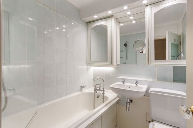 Flat for sale in Hanover Steps, St. Georges Fields, London