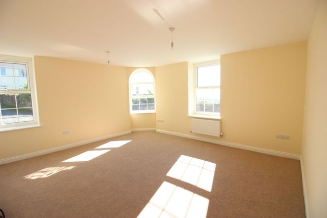 5, Royal Foresters Court, Cinderford photo 2