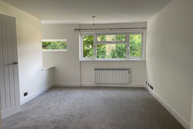 Rickman Close , Woodley  photo 2