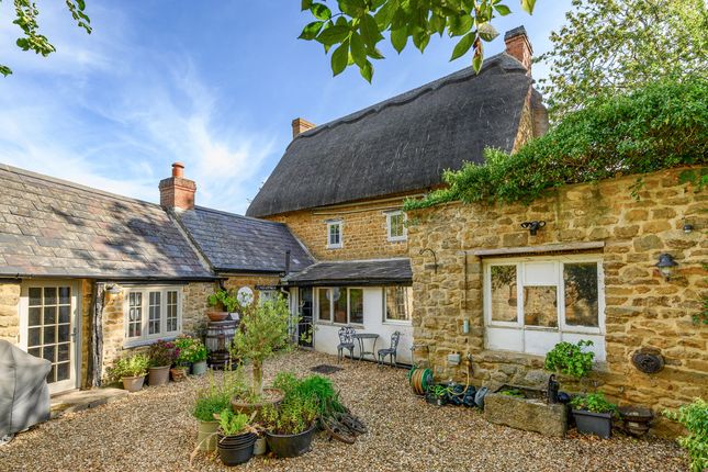 Alpha Cottage, Stratford Road, Banbury photo 2