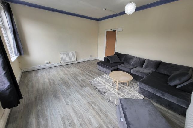 900a Chester Road, Stretford, Manchester photo 3