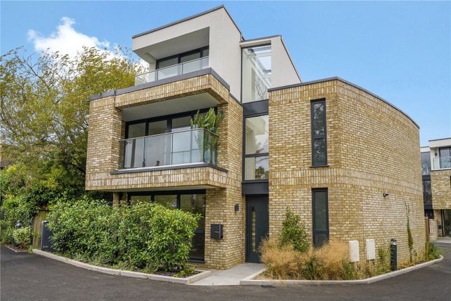 Thumbnail Detached house to rent in Orchard Grove, London