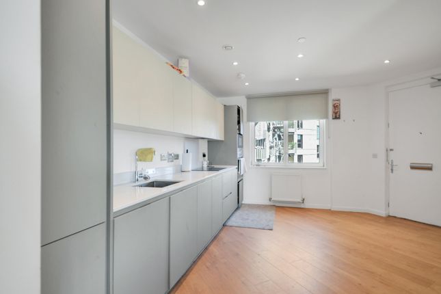 Marshwood Apartments - 2 Bedroom, Eckstein Road, London photo 3