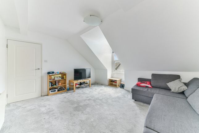 Flat for sale in Lower Addiscombe Road, Addiscombe, Croydon