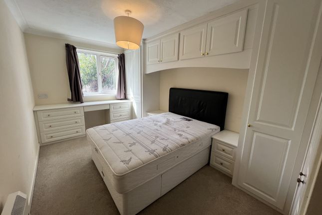 78, Romana Court, Staines-upon-Thames photo 3