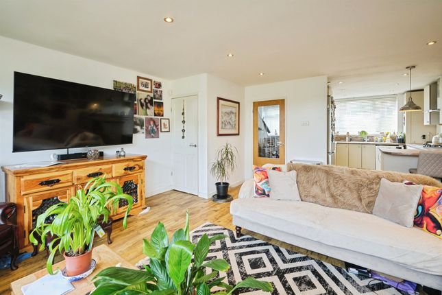24, Raymont Grove, Birmingham photo 4