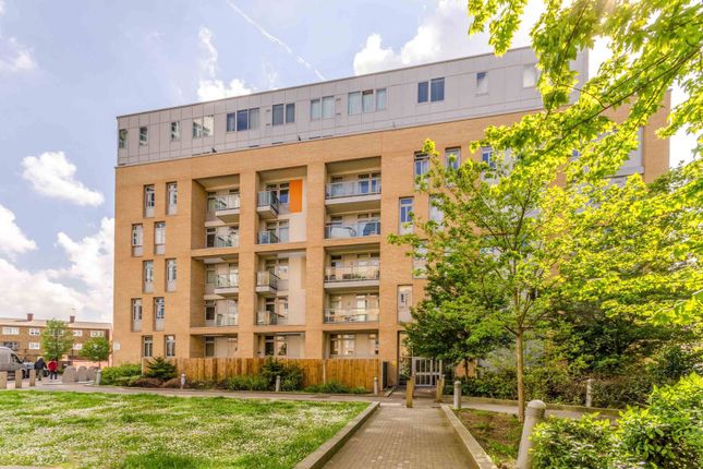 Flat for sale in Coral Apartments, Limehouse, London
