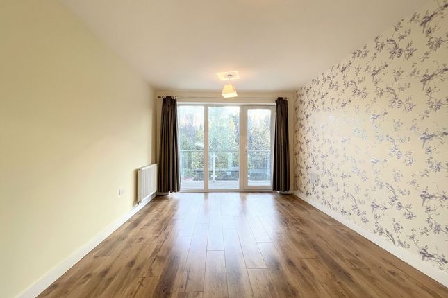 Flat 15, Lake View Court, Snodland photo 4