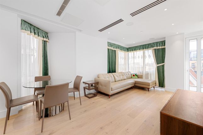 Flat to rent in Westbourne Apartments, Central Avenue, London