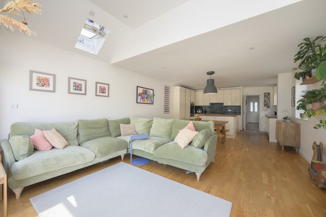 12, Oak Tree Road, Marlow photo 2