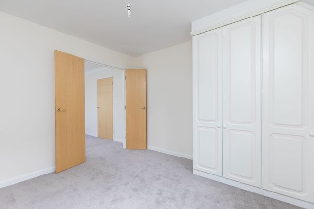 Flat for sale in Riverside, Forest Row