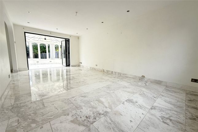 12, Redditch, Berkshire photo 4