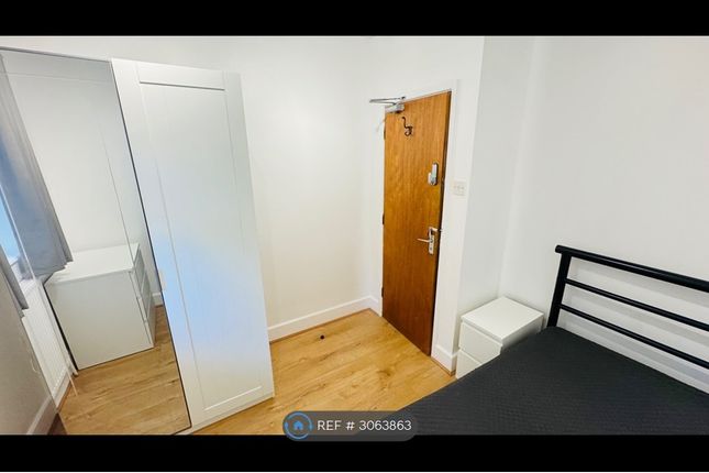 Wrecclesham Road, Farnham photo 5