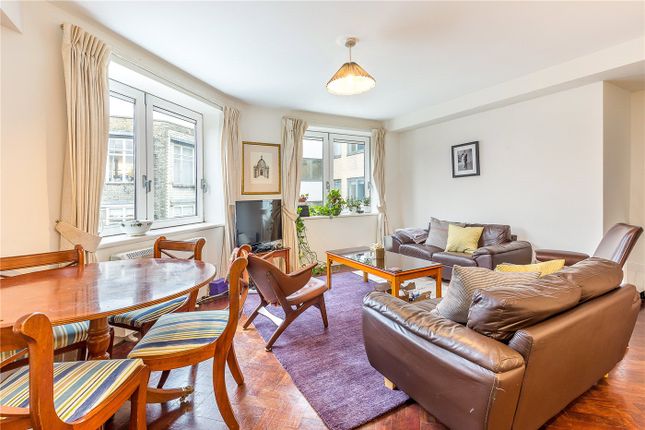 Flat to rent in Lambs Conduit Street, London