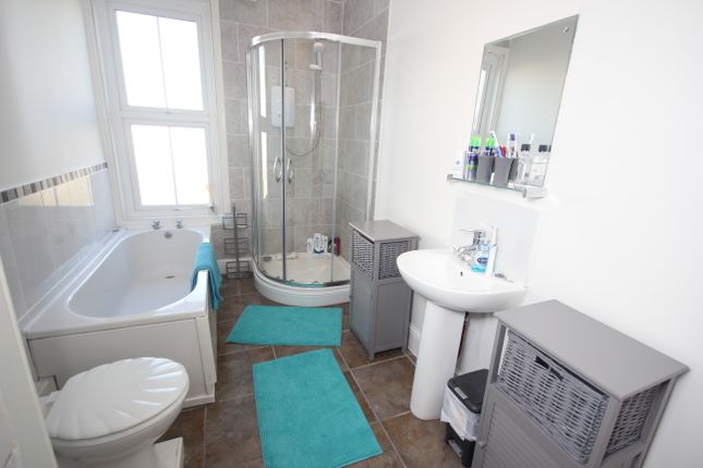 Room to rent in Sea View Terrace, St Judes, Plymouth