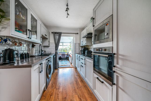 13, Castor Court, Yateley photo 3