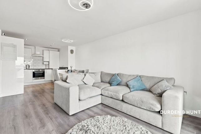 Flat 15, Whitaker Court, Hornchurch photo 2
